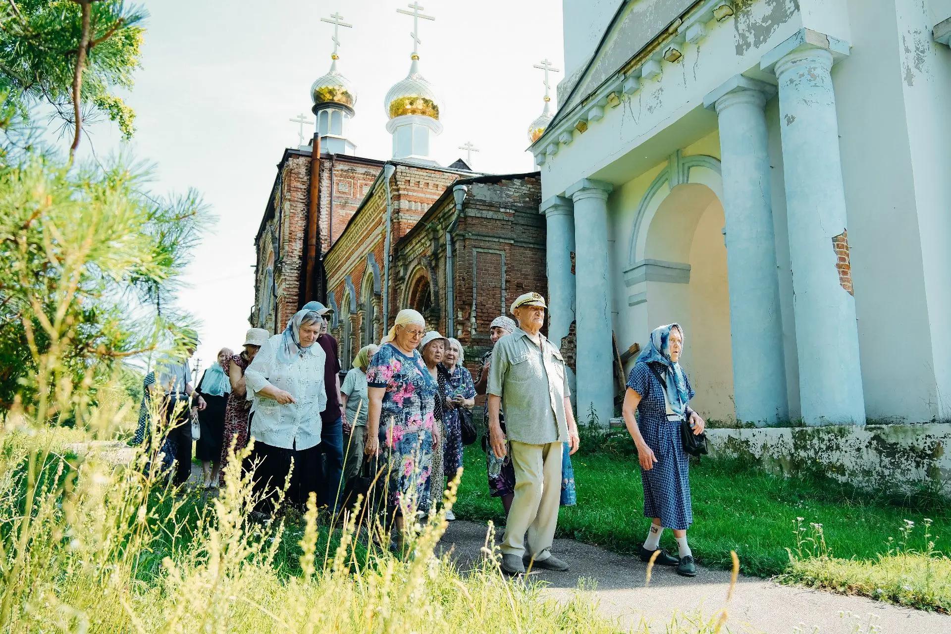Яковлевская земля встретила, как родных Яковлевская земля встретила, как родных